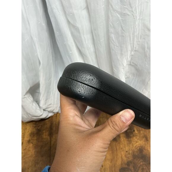 Oakley Black Authentic Hard Shell Eyeglass Case Protective Clam Shell CASE ONLY - Picture 3 of 10